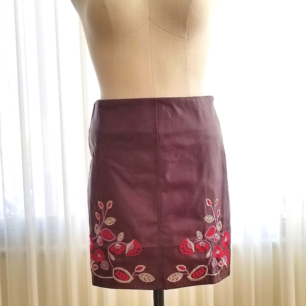 Romeo + Juliet Couture Embroidered Plum Vegan Leather Mini Skirt